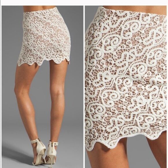 Blessed Are The Meek ivory Floral Lace Skirt Sz 2 - Picture 2 of 8